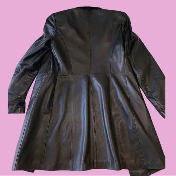 💖SOLD on Depop 💖 Danier Leather Women’s Trench - Picture 3 of 13